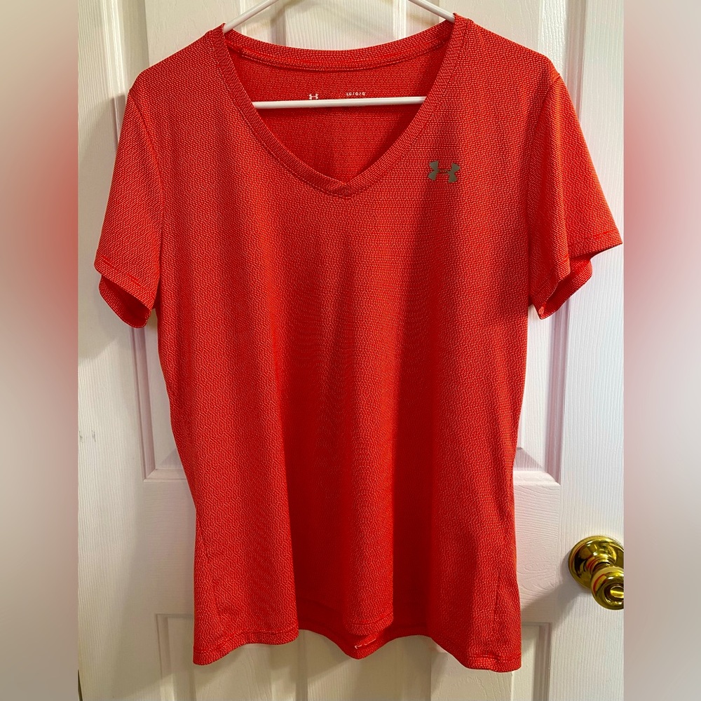 Women's Large Under Armour top.